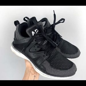 EUC APL ascend sneaker/tennis shoe
